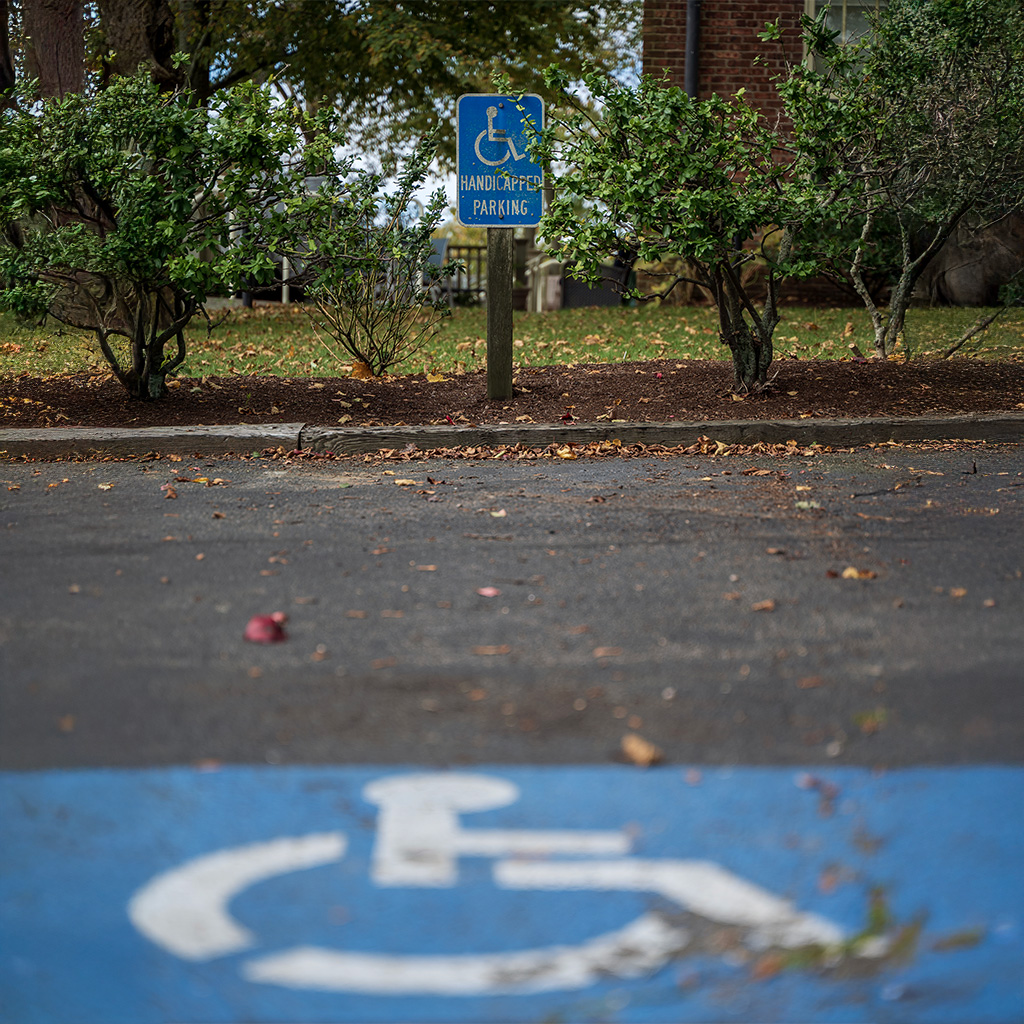 Read more about the article Ensure Accessibility with Compliance Signage Expertise