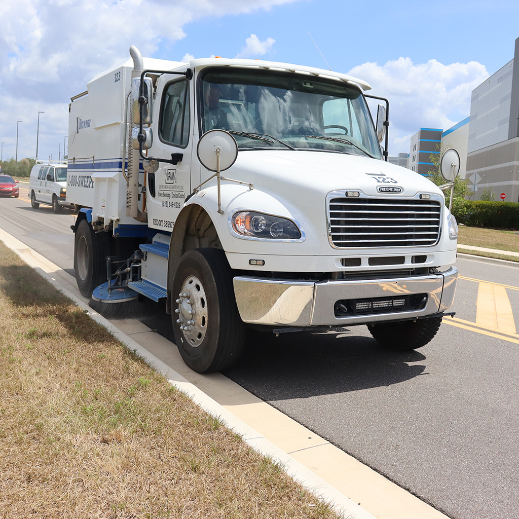 Read more about the article Optimize Operations with Industrial Sweeping